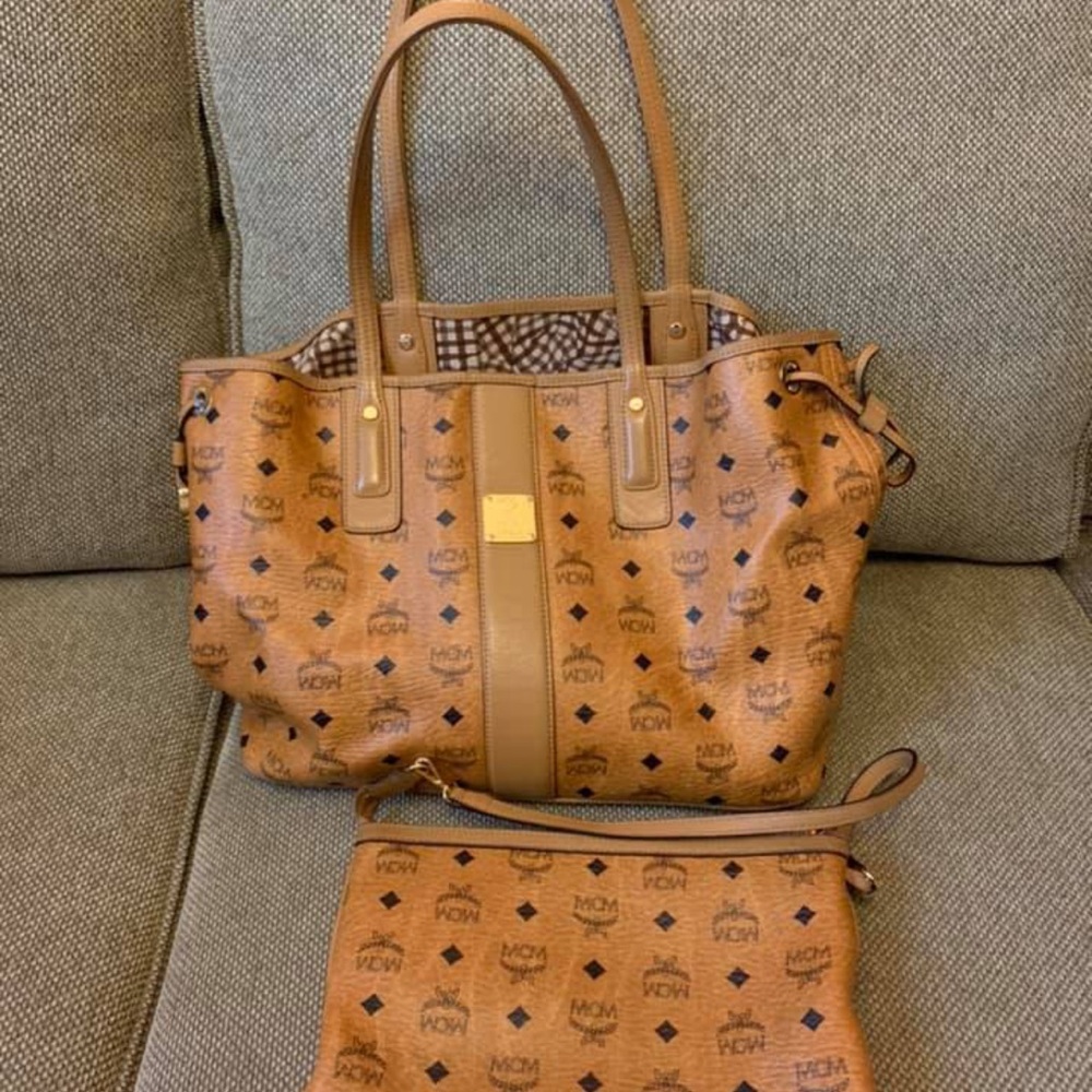 MCM Medium Liz Reversible Shopper Cognac Brown